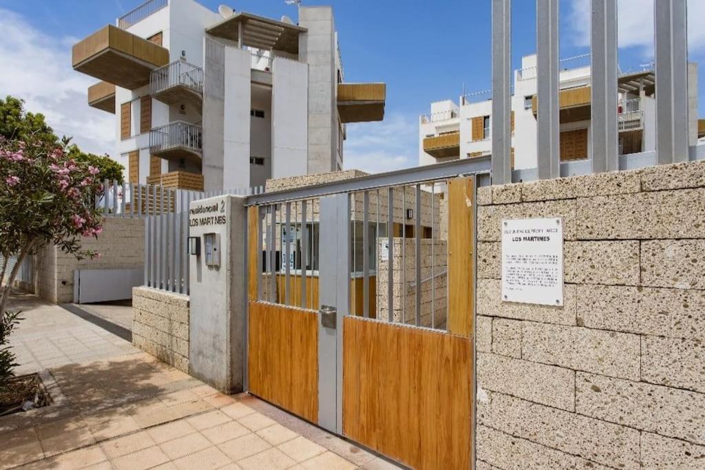 El Medano Beachfront Triplex Penthouse With Pool, Rooftop, Sea View Exterior photo